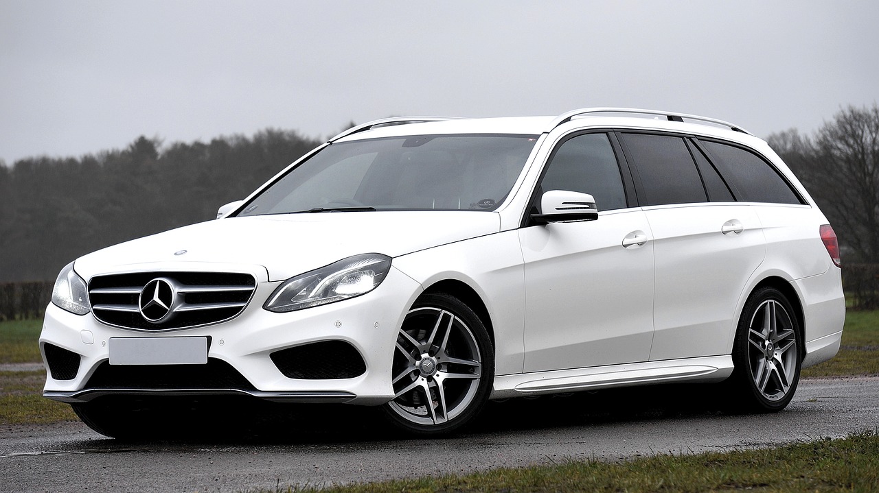 奔馳S級轎車S320L 2016款最新報(bào)價(jià)及市場分析，深度洞悉市場動態(tài)