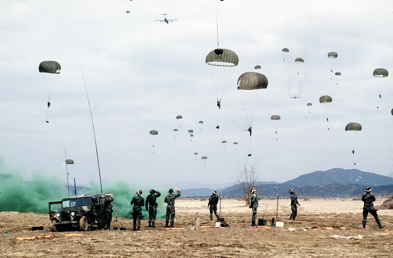 國防力量持續(xù)增強，中國展現(xiàn)大國擔(dān)當(dāng)——最新軍事新聞綜述