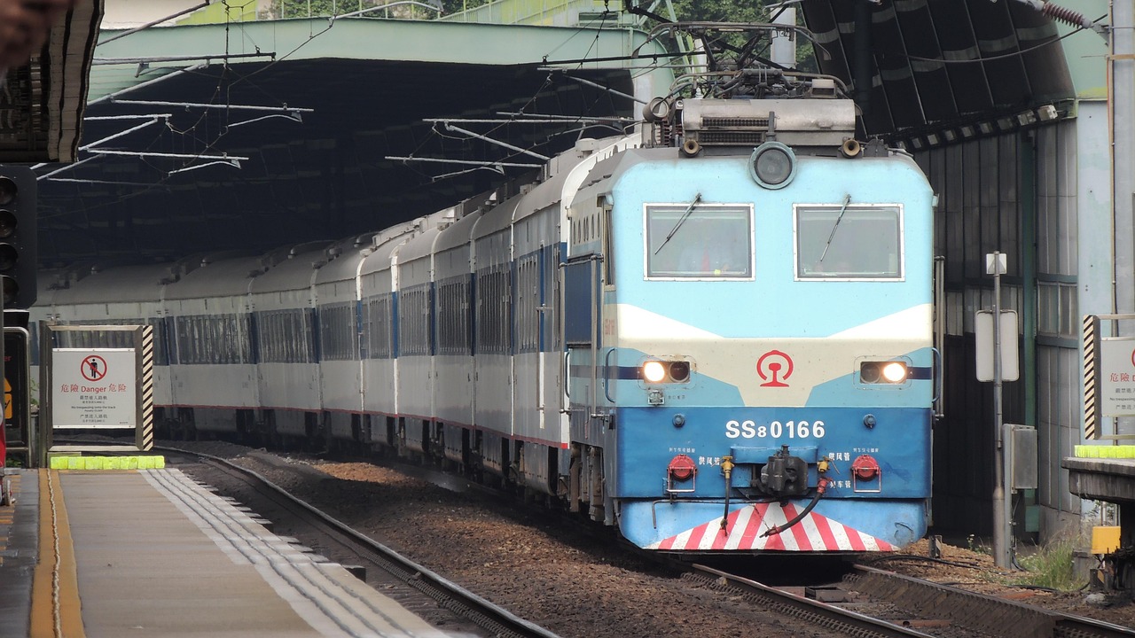 五菱燃油觀光車最新款，現(xiàn)代都市便捷與舒適的探索之旅