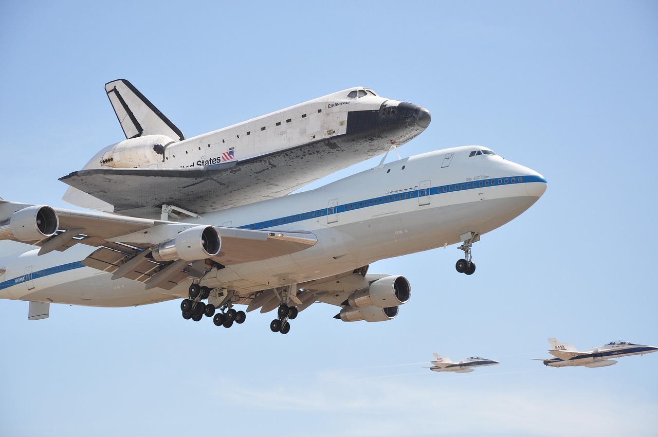 探索航空技術(shù)革新，最新飛機(jī)與未來展望